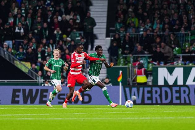 Ilyas Ansah (1. FC Union Berlin, 10), Karim Coulibaly (SV Werder Bremen, 31) GER, SV Werder Bremen vs. 1. FC Union Berlin, Fussball, Bundesliga, Spieltag 8, Spielzeit 2025 2026, 24.10.2025 DFL REGULATIONS PROHIBIT ANY USE OF PHOTOGRAPHS AS IMAGE SEQUENCES AND OR QUASI-VIDEO GER, SV Werder Bremen vs. 1. FC Union Berlin, Fussball, Bundesliga, Spieltag 8, Spielzeit 2025 2026, 24.10.2025 Bremen Copyright: xEibner-Pressefoto MarcelxvonxFehrnx EP_MFN