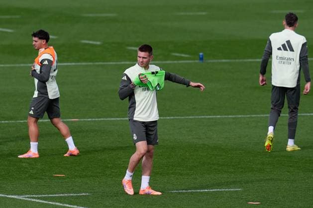 October 25, 2025, Valdebebas, Madrid, Spain: Franco Mastantuono during the Real Madrid training session ahead their upcoming Spanish League, LaLiga EA Sports, football match against FC Barcelona, Barca at Ciudad Deportiva Real Madrid on October 25, 2025, in Valdebebas, Madrid, Spain. Valdebebas Spain - ZUMAa181 20251025_zaa_a181_065 Copyright: xDennisxAgyemanx