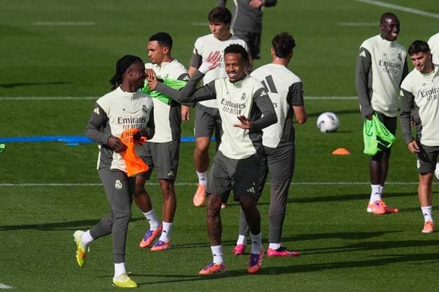October 25, 2025, Valdebebas, Madrid, Spain: Eder Militao and Eduardo Camavinga during the Real Madrid training session ahead their upcoming Spanish League, LaLiga EA Sports, football match against FC Barcelona, Barca at Ciudad Deportiva Real Madrid on October 25, 2025, in Valdebebas, Madrid, Spain. Valdebebas Spain - ZUMAa181 20251025_zaa_a181_080 Copyright: xDennisxAgyemanx