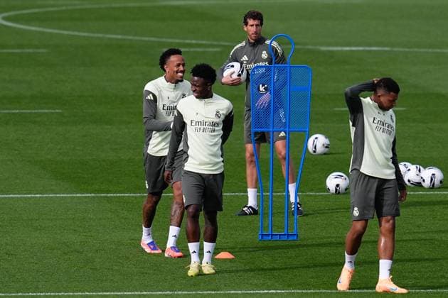 October 25, 2025, Valdebebas, Madrid, Spain: Eder Militao and Vinicius Junior during the Real Madrid training session ahead their upcoming Spanish League, LaLiga EA Sports, football match against FC Barcelona, Barca at Ciudad Deportiva Real Madrid on October 25, 2025, in Valdebebas, Madrid, Spain. Valdebebas Spain - ZUMAa181 20251025_zaa_a181_083 Copyright: xDennisxAgyemanx