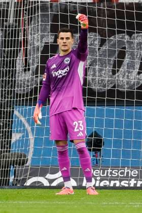 Michael Zetterer (Eintracht Frankfurt, 23) , Deutschland, Fussball, 1. Bundesliga, 8.Spieltag, 2025 2026, Eintracht Frankfurt vs. FC St. Pauli, 25.10.2025, Deutsche-Bank-Park, Frankfurt am Main, Deutschland Frankfurt am Main Deutsche-Bank-Park Hessen Deutschland Copyright: xGrantxHubbsx