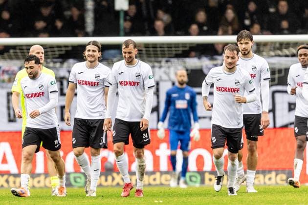 Fussball, Saison 2025 2026, 3. Liga, Sportclub Arena Verl, 12. Spieltag, SC Verl - SSV Ulm 1846 Fußball, 25.10.2025 25.10.2025, Fussball, Saison 2025 2026, 3. Liga, Sportclub Arena Verl, 12. Spieltag, SC Verl - SSV Ulm 1846 Fußball, Torjubel Jubel Freude nach Treffer Tor Torschuss zum 5:0 durch 28 Yari Otto (SC Verl) Foto: Lucca Fundel Verl Sportclub Arena Nordrheinwestfalen Deutschland