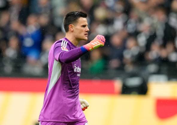 Michael Zetterer (Eintracht Frankfurt, 23) reagiert nach dem Tor zum 1:0 fuer Eintracht Frankfurt. GER, Eintracht Frankfurt vs FC St. Pauli, Fussball, 1. Bundesliga, 8. Spieltag, Saison 2025 2026, 25.10.2025 DFL REGULATIONS PROHIBIT ANY USE OF PHOTOGRAPHS AS IMAGE SEQUENCES AND OR QUASI-VIDEO GER, Eintracht Frankfurt vs FC St. Pauli, Fussball, 1. Bundesliga, 8. Spieltag, Saison 2025 2026, 25.10.2025 Frankfurt Copyright: xEibner-Pressefoto ScottxColemanx EP_SCN