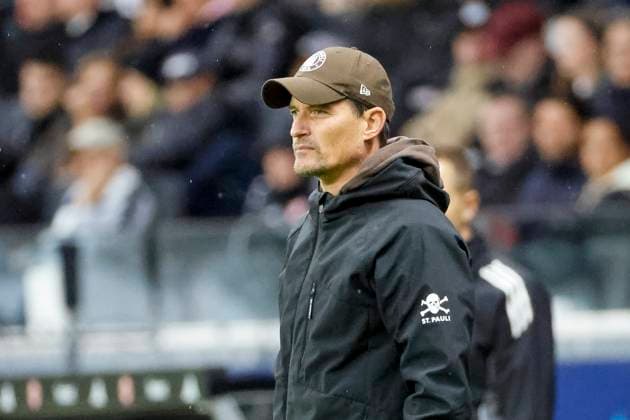 Alexander Blessin (FC St. Pauli, Trainer) , Deutschland, Fussball, 1. Bundesliga, 8.Spieltag, 2025 2026, Eintracht Frankfurt vs. FC St. Pauli, 25.10.2025, Deutsche-Bank-Park, Frankfurt am Main, Deutschland Frankfurt am Main Deutsche-Bank-Park Hessen Deutschland Copyright: xGrantxHubbsx