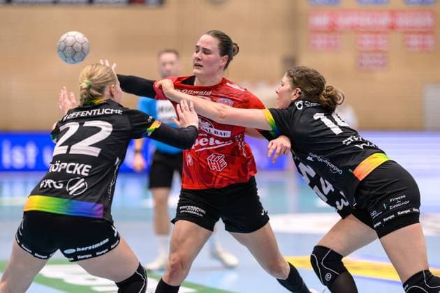 Lotta, Roepcke (Rueckraum Mitte, VfL Oldenburg, 22), Csenge, Kuczora (Rueckraum, Thueringer HC, 59), Marie, Steffen (Kreislaeufer, VfL Oldenburg, 14) GER, Thueringen, Thueringer HC gegen VfL Oldenburg, Alsco Handball Bundesliga Frauen, 1. Handballbundesliga Frauen, Handball, 6.Spieltag, Saison 2025 2026, 18.00 Uhr, 25.10.2025 GER, Thueringen, Thueringer HC gegen VfL Oldenburg, Alsco Handball Bundesliga Frauen, 1. Handballbundesliga Frauen, Handball, 6.Spieltag, Saison 2025 2026, 18.00 Uhr, 25.10.2025 Bad Langensalza Copyright: xEibner-Pressefoto MartinxHerbstx EP_MHT