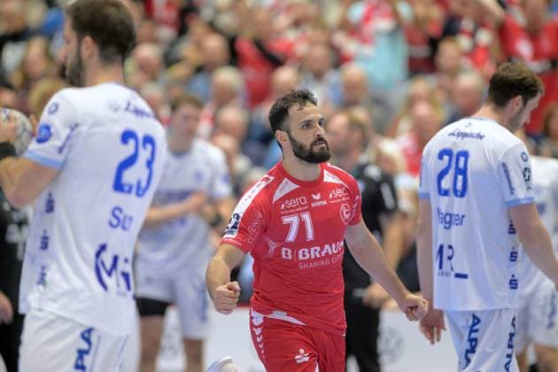 Jubel bei Mohamed Amine Darmoul (MT Melsungen 71), Hendrik Wagner (TBV Lemgo Lippe 28) (R), Tim Suton (TBV Lemgo Lippe 23) , GER, MT Melsungen - TBV Lemgo Lippe, Handball, 1. Bundesliga, 10. Spieltag, Saison 2025 2026, 25.10.2025, GER, MT Melsungen - TBV Lemgo Lippe, Handball, 1. Bundesliga, 10. Spieltag, Saison 2025 2026, 25.10.2025 Kassel Copyright: xEibner-Pressefotox xRolandxSippelx EP_RSL