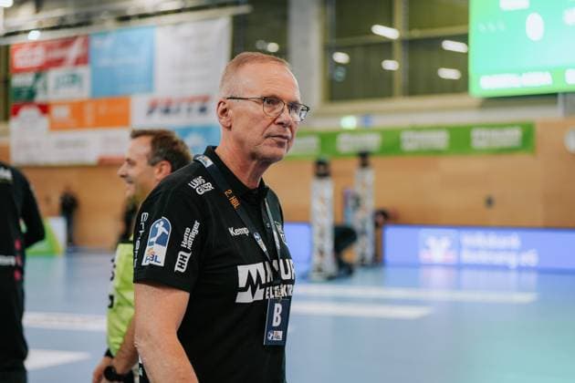 Volker Blumenschein (HC Oppenweiler-Backnang, Chef-Trainer) vor dem Spiel, HC Oppenweiler-Backnang vs. HBW Balingen-Weilstetten, Handball, 2. Bundesliga, 9. Spieltag, Saison 2025 2026, 26.10.2025, HC Oppenweiler-Backnang vs. HBW Balingen-Weilstetten, Handball, 2. Bundesliga, 9. Spieltag, Saison 2025 2026, 26.10.2025 Backnang Copyright: xEibner-Pressefoto LarsxNeumannx EP_LNN