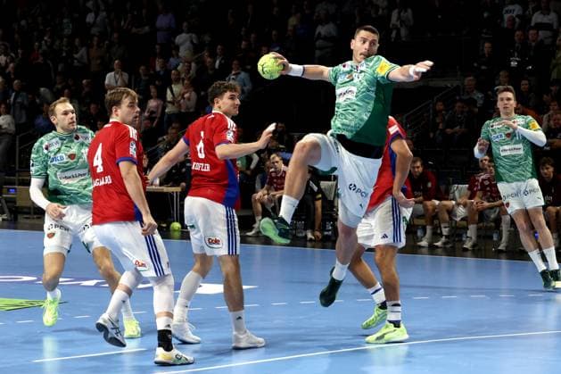 DEU, DHB, 1.HBL, Fuechse Berlin vs. HSV, 26.10.2025, Max-Schmeling-Halle, Berlin, DEU, DHB, 1.HBL, Fuechse Berlin vs. HSV, im Bild Mijajlo Marsenic (Fuechse Berlin 93), Mathias Gidsel (Fuechse Berlin 19), Elias Kofler (HSV Hamburg 6), Andreas Magaard (HSV Hamburg 4)