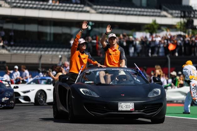 F1 - MEXICO CITY GRAND PRIX 2025 NORRIS Lando (gbr), McLaren F1 Team MCL39, PIASTRI Oscar (aus), McLaren F1 Team MCL39, portrait during the 2025 Formula 1 Mexico City Grand Prix, 20th round of the 2025 FIA Formula One World Championship, WM, Weltmeisterschaft from October 24 to 26, 2025 on the Autodromo Hermanos Rodriguez, in Mexico City, Mexico - Mexico CityMexico Copyright: xANTONINxVINCENTx