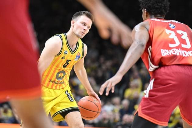 Martin Hermannsson (ALBA Berlin, 15) GER, Alba Berlin gegen FC Bayern Muenchen, Basketball, easyCredit Basketball League, Saison 2025 2026, 5. Spieltag, 26.10.2025 GER, Alba Berlin gegen FC Bayern Muenchen, Basketball, easyCredit Basketball League, Saison 2025 2026, 5. Spieltag, 26.10.2025 Berlin Copyright: xEibner-Pressefoto RyanxSleimanx EP_RSN