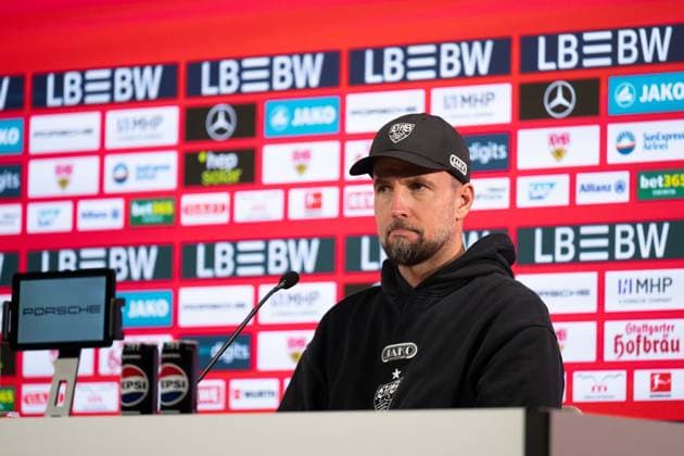 Pressekonferenz, Sebastian Hoeness (VfB Stuttgart, Cheftrainer, Trainer) GER, VfB Stuttgart vs. 1. FSV Mainz 05, Fussball, Herren, 1. Bundesliga, 8. Spieltag, Spielzeit 2025 2026, 26.10.2025, DFL DFB REGULATIONS PROHIBIT ANY USE OF PHOTOGRAPHS AS IMAGE SEQUENCES AND OR QUASI-VIDEO, GER, VfB Stuttgart vs. 1. FSV Mainz 05, Fussball, Herren, 1. Bundesliga, 8. Spieltag, Spielzeit 2025 2026, 26.10.2025 Stuttgart Copyright: xEibner-Pressefoto WolfgangxFrankx EP_WFK