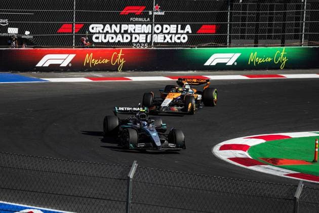 F1 - MEXICO CITY GRAND PRIX 2025 12 KIMI ANTONELLI Andrea (ita), Mercedes AMG F1 Team W16, 81 PIASTRI Oscar (aus), McLaren F1 Team MCL39, action during the 2025 Formula 1 Mexico City Grand Prix, 20th round of the 2025 FIA Formula One World Championship, WM, Weltmeisterschaft from October 24 to 26, 2025 on the Autodromo Hermanos Rodriguez, in Mexico City, Mexico - Mexico CityMexico Copyright: xFLORENTxGOODENx