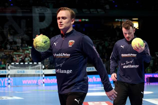 DEU, DHB, 1.HBL, Fuechse Berlin vs. HSV, 26.10.2025, Max-Schmeling-Halle, Berlin, DEU, DHB, 1.HBL, Fuechse Berlin vs. HSV, im Bild Tobias Grondahl (Fuechse Berlin 15), Hakun West av Teigum (Fuechse Berlin 34)