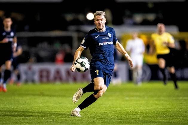 Fussball, Saison 2025 2026, DFB-Pokal, Vöhlinstadion Illertissen, 2. Runde, FV Illertissen - 1. FC Magdeburg, 29.10.2025 29.10.2025, Fussball, Saison 2025 2026, DFB-Pokal, Vöhlinstadion Illertissen, 2. Runde, FV Illertissen - 1. FC Magdeburg, Freisteller Einzelbild 7 Yannick Glessing (FV Illertissen) Foto: Lucca Fundel Illertissen Vöhlinstadion Bayern Deutschland