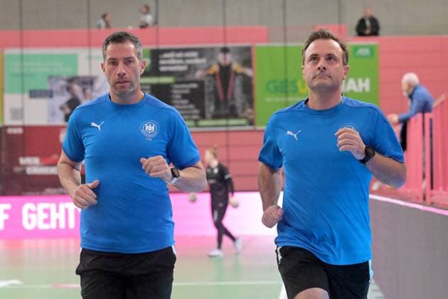 die Schiedsrichter des Spiel re. Thomas Kern und li. Thorsten Kuschel TusSies Metzingen vs. HSG Bensheim Auerbach, Handball, Alsco HBF, 5.Ligaspieltag, Saison 2025 2026, 29.10.2025 TusSies Metzingen vs. HSG Bensheim Auerbach, Handball, Alsco HBF, 5.Ligaspieltag, Saison 2025 2026, 29.10.2025 Tuebingen Copyright: xEibner-Pressefoto TobiasxBaurx EP_TBR