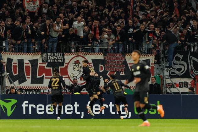 Atakan Karazor (VFB Stuttgart) bejubelt den Treffer zum 0:2 mit Bilal El Khannouss (VFB Stuttgart), Lorenz Assignon (VFB Stuttgart), FSV Mainz 05 vs VFB Stuttgart, Fussball, DFB Pokal, 2. Runde, Saison 2025 2026, 29.10.2025 DFB regulations prohibit any use of photographs as image sequences and or quasi-video. FSV Mainz 05 vs VFB Stuttgart, Fussball, DFB Pokal, 2. Runde, Saison 2025 2026, 29.10.2025 Copyright: xEibner-Pressefoto AlexanderxNeisx EP_ANS