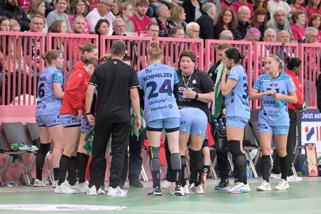 Time Out HSG Bensheim Auerbach TusSies Metzingen vs. HSG Bensheim Auerbach, Handball, Alsco HBF, 5.Ligaspieltag, Saison 2025 2026, 29.10.2025 TusSies Metzingen vs. HSG Bensheim Auerbach, Handball, Alsco HBF, 5.Ligaspieltag, Saison 2025 2026, 29.10.2025 Tuebingen Copyright: xEibner-Pressefoto TobiasxBaurx EP_TBR