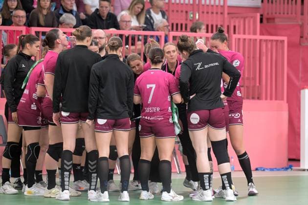 Time Out TusSies TusSies Metzingen vs. HSG Bensheim Auerbach, Handball, Alsco HBF, 5.Ligaspieltag, Saison 2025 2026, 29.10.2025 TusSies Metzingen vs. HSG Bensheim Auerbach, Handball, Alsco HBF, 5.Ligaspieltag, Saison 2025 2026, 29.10.2025 Tuebingen Copyright: xEibner-Pressefoto TobiasxBaurx EP_TBR