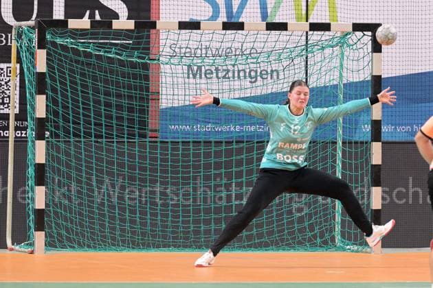 Marie Kristin Weiss (TusSies Metzingen, 12) im Tor TusSies Metzingen vs. HSG Bensheim Auerbach, Handball, Alsco HBF, 5.Ligaspieltag, Saison 2025 2026, 29.10.2025 TusSies Metzingen vs. HSG Bensheim Auerbach, Handball, Alsco HBF, 5.Ligaspieltag, Saison 2025 2026, 29.10.2025 Tuebingen Copyright: xEibner-Pressefoto TobiasxBaurx EP_TBR