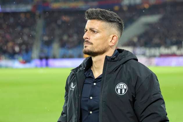 Dennis Hediger (FC Zürich, Interimstrainer) , Schweiz, Fussball, Super League, 11.Spieltag, 2025 2026, FC Basel 1893 vs. FC Zürich, 29.10.2025, Sankt Jakob Park, Basel, Schweiz Basel Sankt Jakob Park Kanton Basel Stadt Schweiz Copyright: xGrantxHubbsx
