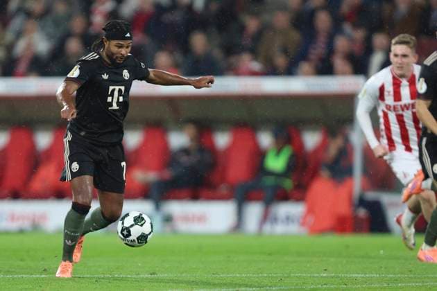 Serge Gnabry (FC Bayern München) in Aktion, am Ball, Einzelaktion waehrend des DFB-Pokal Spiels 1.FC Köln v FC Bayern München, RheinEnergieStadion am 29. October 2025 in Köln, Deutschland. (Foto von Oliver Kaelke DeFodi Images) +++ Serge Gnabry (FC Bayern München) controls the ball during the DFB-Pokal match between 1.FC Köln v FC Bayern München at RheinEnergieStadion on October 29, 2025 in Cologne, Germany. (Photo by Oliver Kaelke DeFodi Images) (Photo by Oliver Kaelke DeFodi Images) Serge Gnabry FC Bayern Munich in action, on the ball, single action during the DFB Pokal match 1 FC Köln v FC Bayern München, RheinEnergieStadion on October 29, 2025 in Cologne, Germany Photo by Oliver Kaelke DeFodi Images Serge Gnabry FC Bayern München controls the ball during the DFB Pokal match between 1 FC Köln v FC Bayern München at RheinEnergieStadion on October 29, 2025 in Cologne, Germany Photo by Oliver Kaelke DeFodi Images Photo by Oliver Kaelke DeFodi Images