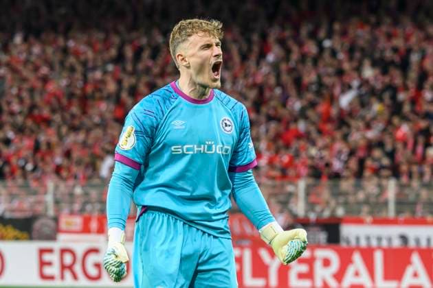 im Bild v.l.: Jonas Kersken (Arminia Bielefeld, 01), GER, Berlin, 1. FC Union Berlin vs. Arminia Bielefeld - (DFB Pokal), Bundesliga, Fussball, DFB, Spielzeit 2025 2026, Alte Foersterei, DFB DFL REGULATIONS PROHIBIT ANY USE OF PHOTOGRAPHS AS IMAGE SEQUENCES AND OR QUASI-VIDEO, 29.10.25, Copyright: HMBxMedia UwexKoch