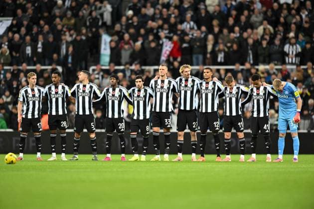 Newcastle United players observe a minute s silence for Remembrance Day Newcastle United v Tottenham Hotspur, EFL Carabao Cup, Fourth Round, Football, St James Park, Newcastle, UK - 29 Oct 2025Newcastle St James Park United Kingdom EDITORIAL USE ONLY No use with unauthorised audio, video, data, fixture lists, club league logos or live services. Online in-match use limited to 120 images, no video emulation. No use in betting, games or single club league player publications. Copyright: xRichardxLee Shutterstockx 15627852cc