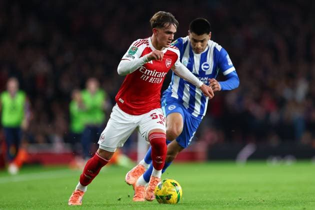 Max Dowman of Arsenal chased by Diego Gomez of Brighton & Hove Albion Arsenal v Brighton and Hove Albion, EFL Carabao Cup, Fourth Round, Football, Emirates Stadium, London, UK - 29 Oct 2025London Emirates Stadium United Kingdom EDITORIAL USE ONLY No use with unauthorised audio, video, data, fixture lists, club league logos or live services. Online in-match use limited to 120 images, no video emulation. No use in betting, games or single club league player publications. Copyright: xSimonxDael Shutterstockx 15627827dg