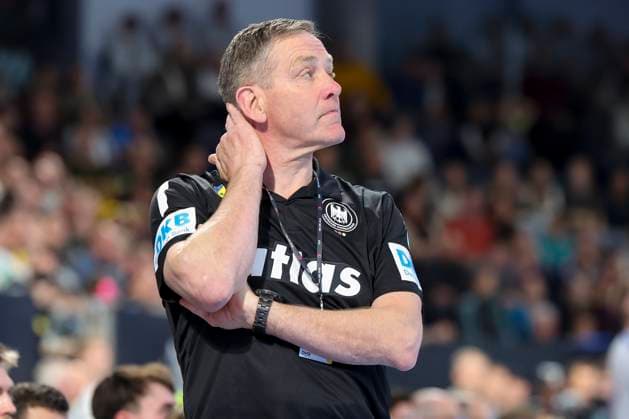 Bundestrainer Alfred Gislason (Germany) schaut enttaeuscht, Handball-Laenderspiel der Maenner, Germany vs Iceland, PSD Bank Arena am 30. October 2025 in Nuernberg, Deutschland. (Foto von Marco Steinbrenner DeFodi Images) Bundestrainer Alfred Gislason (Germany) looks dejected, Handball-Laenderspiel der Maenner, Germany vs Iceland, PSD Bank Arena, October 30, 2025 in Nuernberg, Germany. (Photo by Marco Steinbrenner DeFodi Images) National coach Alfred Gislason Germany looks disappointed, mens national handball match, Germany vs Iceland, PSD Bank Arena on October 30, 2025 in Nuremberg, Germany Photo by Marco Steinbrenner DeFodi Images National coach Alfred Gislason Germany looks disappointed, mens national handball match, Germany vs Iceland, PSD Bank Arena, October 30, 2025 in Nuremberg, Germany Photo by Marco Steinbrenner DeFodi Images