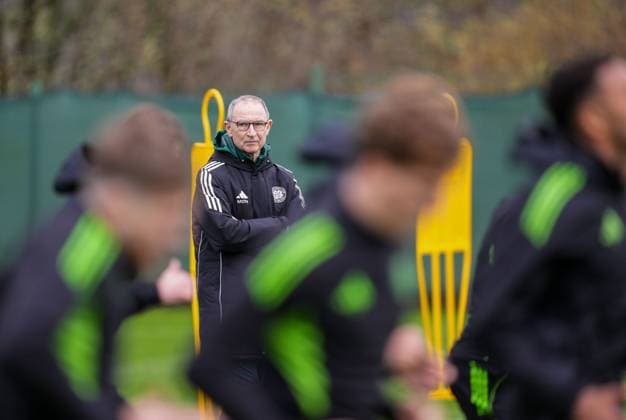 Celtic Interim Manager Martin O Neill watches his players warm up. Celtic Team Training, William Hill Scottish Premiership, Football, Lennoxtown Training Ground, East Dunbartonshire, Scotland, UK - 31 Oct 2025Glasgow Celtic Park United Kingdom EDITORIAL USE ONLY No use with unauthorised audio, video, data, fixture lists, club league logos or live services. Online in-match use limited to 120 images, no video emulation. No use in betting, games or single club league player publications. Copyright: xStuartxWallace Shutterstockx 15634047n