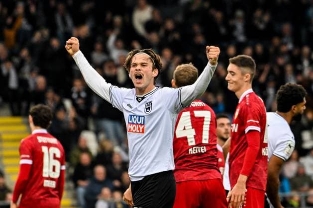 GER, 3. Liga, SSV Ulm 1846 vs VfB Stuttgart II 01.11.2025, Donaustadion, Ulm, GER, 3. Liga, SSV Ulm 1846 vs VfB Stuttgart II, im Bild Torjubel nach Tor zum 1:0, Elias Löder Loeder (SSV Ulm, 25)