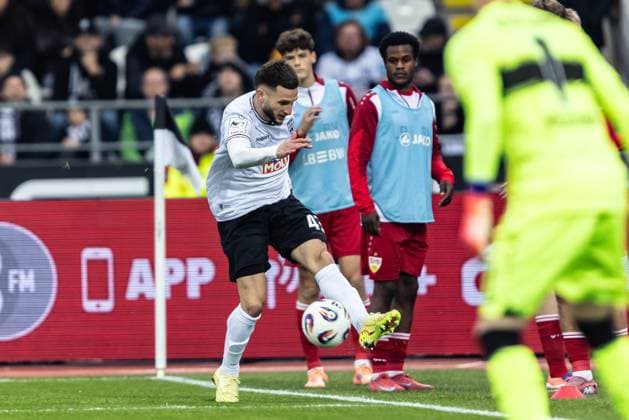 Fussball, Saison 2025 2026, 3. Liga, Donaustadion Ulm, 13. Spieltag, SSV Ulm 1846 Fußball - VfB Stuttgart II, 01.11.2025 01.11.2025, Fussball, Saison 2025 2026, 3. Liga, Donaustadion Ulm, 13. Spieltag, SSV Ulm 1846 Fußball - VfB Stuttgart II, 43 Leon Dajaku (SSV Ulm 1846 Fußball) Foto: Lucca Fundel Ulm Donaustadion Baden-Württemberg Deutschland