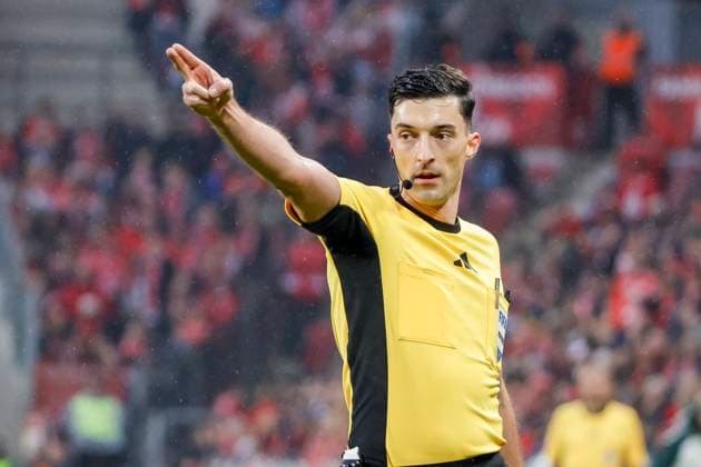 Schiedsrichter Florian Badstübner , Deutschland, Fussball, 1. Bundesliga, 9.Spieltag, 2025 2026, 1.FSV Mainz vs. Werder Bremen, 01.11.2025, Mewa Arena, Mainz, Deutschland Mainz Mewa Arena Rheinland-Pfalz Deutschland Copyright: xGrantxHubbsx