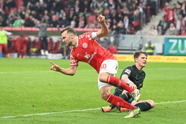 Silvan WIDMER (MZ) jubelt nach seinem Tor zum 1-0, Jubel, jubeln, Freude, cheers, 1.FSV Mainz 05 (MZ) - SV Werder Bremen (HB) Fussball 1. Bundesliga Saison 2025 2026, 9.Spieltag, Spieltag9, matchday9, am 01.11.2025, MEWA Arena Mainz. DFL regulations prohibit any use of photographs as image sequences and or quasi-video Â