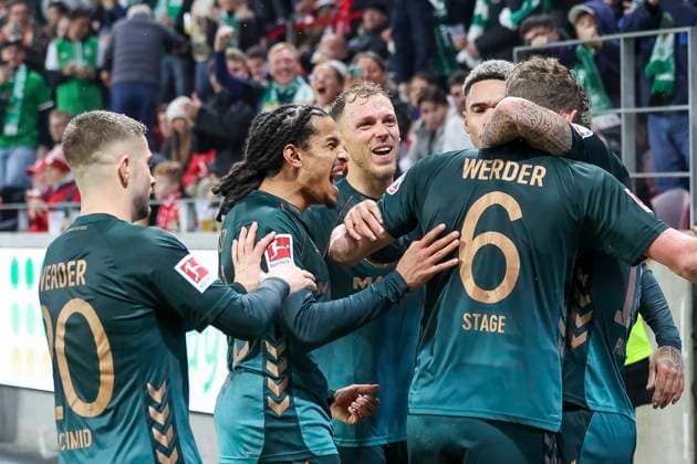 Torjubel SV Werder Bremen beim 1:1 durch Jens Stage (SV Werder Bremen, 06) , Deutschland, Fussball, 1. Bundesliga, 9.Spieltag, 2025 2026, 1.FSV Mainz vs. Werder Bremen, 01.11.2025, Mewa Arena, Mainz, Deutschland Mainz Mewa Arena Rheinland-Pfalz Deutschland Copyright: xGrantxHubbsx