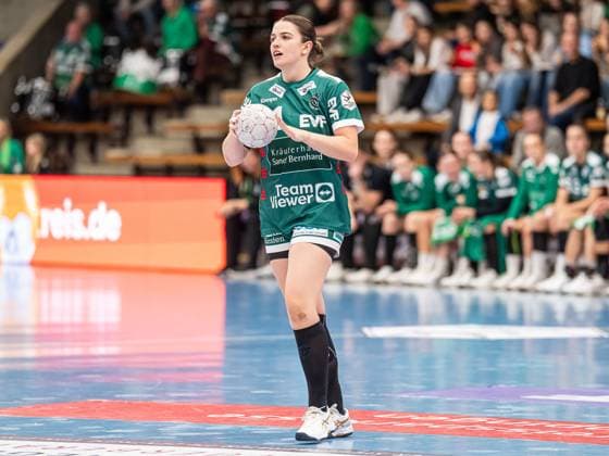 Lea Neubrander (Frisch Auf Frauen, 81) am Ball, Frisch Auf Goeppingen vs. HSG Blomberg-Lippe, Handball, 1. Bundesliga, Spielzeit 2025 2026, 01.11.2025 Frisch Auf Goeppingen vs. HSG Blomberg-Lippe, Handball, 1. Bundesliga, Spielzeit 2025 2026, 01.11.2025 Goeppingen Copyright: xMichaelxSchmidt Eibner-Pressefotx EP_MST