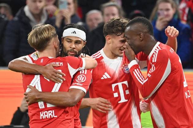 Torjubel v.li:Lennart KARL (Bayern Muenchen),Serge GNABRY (FC Bayern Muenchen), Tom BISCHOF (Bayern Muenchen), Nicolas JACKSON (Bayern Muenchen), Jubel,Freude,Begeisterung,Aktion. Fussball 1. Bundesliga Saison 2025 2026, 9.Spieltag, Spieltag09 FC Bayern Muenchen - Bayer 04 Leverkusen 3-0 am 01.11.2025 , A L L I A N Z A R E N A.