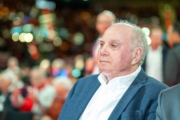 Uli Hoeneß (FC Bayern Muenchen, Ehrenpraesident), GER, FC Bayern Muenchen, Fussball, Bundesliga, Jahreshauptversammlung FC Bayern Muenchen eV 2025, 02.11.2025, DFL DFB REGULATIONS PROHIBIT ANY USE OF PHOTOGRAPHS AS IMAGE SEQUENCES AND OR QUASI-VIDEO, GER, FC Bayern Muenchen, Fussball, Bundesliga, Jahreshauptversammlung FC Bayern Muenchen eV 2025, 02.11.2025 Muenchen Copyright: xEibner-Pressefotox EP_EER