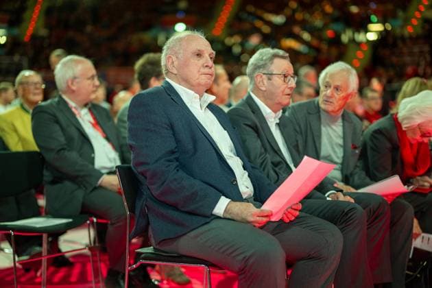 Uli Hoeneß (FC Bayern Muenchen, Ehrenpraesident), GER, FC Bayern Muenchen, Fussball, Bundesliga, Jahreshauptversammlung FC Bayern Muenchen eV 2025, 02.11.2025, DFL DFB REGULATIONS PROHIBIT ANY USE OF PHOTOGRAPHS AS IMAGE SEQUENCES AND OR QUASI-VIDEO, GER, FC Bayern Muenchen, Fussball, Bundesliga, Jahreshauptversammlung FC Bayern Muenchen eV 2025, 02.11.2025 Muenchen Copyright: xEibner-Pressefotox EP_EER