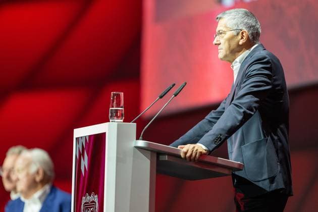 Herbert Hainer (FC Bayern Muenchen, Praesident), GER, FC Bayern Muenchen, Fussball, Bundesliga, Jahreshauptversammlung FC Bayern Muenchen eV 2025, 02.11.2025, DFL DFB REGULATIONS PROHIBIT ANY USE OF PHOTOGRAPHS AS IMAGE SEQUENCES AND OR QUASI-VIDEO, GER, FC Bayern Muenchen, Fussball, Bundesliga, Jahreshauptversammlung FC Bayern Muenchen eV 2025, 02.11.2025 Muenchen Copyright: xEibner-Pressefotox EP_EER