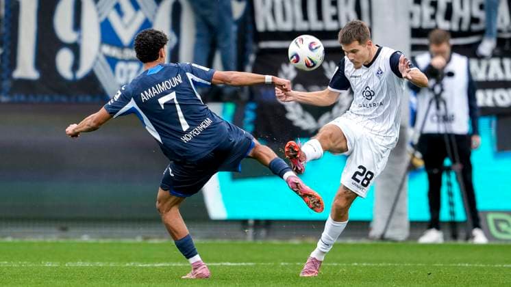 v.li.: Ayoube Amaimouni-Echghouyab (TSG II, 7), Diego Michel (SVWM, 28), Zweikampf, Spielszene, Duell, duel, tackle, tackling, Dynamik, Action, Aktion, 02.11.2025, Sinsheim (Deutschland), Fussball, 3. Liga, TSG 1899 Hoffenheim II - SV Waldhof Mannheim, DFB DFL REGULATIONS PROHIBIT ANY USE OF PHOTOGRAPHS AS IMAGE SEQUENCES AND OR QUASI-VIDEO.