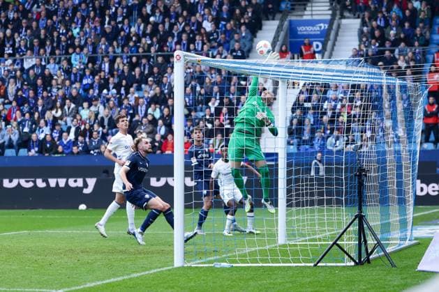 Bochum, Vonovia Ruhrstadion, 02.11.25, GER, Herren, 2. Bundesliga, Saison 2025 - 2026, VfL 1848 Bochum - 1. FC Magdeburg, Dominik Reimann (1. FC Magdeburg) in Aktion, am Ball, DFB DFL REGULATIONS PROHIBIT ANY USE OF PHOTOGRAPHS AS IMAGE SEQUENCES AND OR QUASI-VIDEO. Copyright: JoachimxBywaletz xJB-Sportfoto