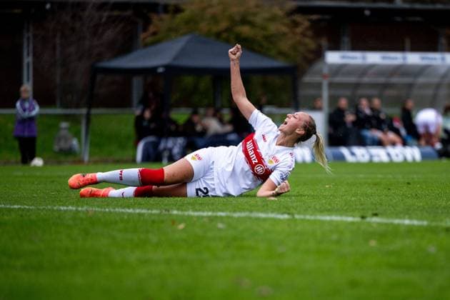 Meike Meßmer (VfB Stuttgart, 29) jubelt ueber das Tor zum 4:1, GER, VfB Stuttgart vs VfR SW Warbeyen, Fussball, Frauen, 2. Bundesliga, 9. Spieltag, Saison 2025 2026, 02.11.2025 GER, VfB Stuttgart vs VfR SW Warbeyen, Fussball, Frauen, 2. Bundesliga, 9. Spieltag, Saison 2025 2026, 02.11.2025 Bad Cannstatt Copyright: xEibner-Pressefoto Memmlerx EP_MMR