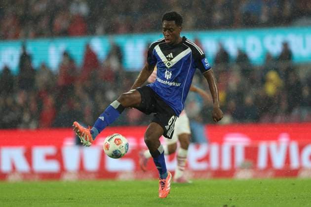 Albert Sambi Lokonga (Hamburger SV) in Aktion, am Ball, Einzelaktion waehrend des spiels der Bundesliga zwischen 1. FC Köln und Hamburger SV, RheinEnergieSTADION am 02. November 2025 in Köln, Deutschland. (Foto von Oliver Kaelke DeFodi Images) +++ Albert Sambi Lokonga (Hamburger SV) controls the ball during the Bundesliga match between 1. FC Köln and Hamburger SV at RheinEnergieSTADION on November 2, 2025 in Köln, Germany. (Photo by Oliver Kaelke DeFodi Images) DFL regulations prohibit any use of photographs as image sequences and or quasi-video. (Photo by Oliver Kaelke DeFodi Images) Albert Sambi Lokonga Hamburger SV in action, on the ball, single action during the Bundesliga match between 1 FC Köln and Hamburger SV, RheinEnergieSTADION on November 02, 2025 in Köln, Germany Photo by Oliver Kaelke DeFodi Images Albert Sambi Lokonga Hamburger SV controls the ball during the Bundesliga match between 1 FC Köln and Hamburger SV at RheinEnergieSTADION on November 2, 2025 in Köln, Germany Photo by Oliver Kaelke DeFodi Images DFL regulations prohibit any use of photographs as image sequences and or quasi video Photo by Oliver Kaelke DeFodi Images