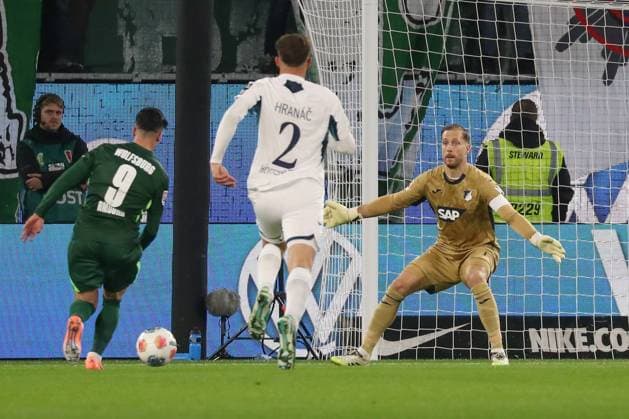 02.11.2025, xgox, Fussball 1. Bundesliga, VfL Wolfsburg - TSG 1899 Hoffenheim emspor, v.l. Mohammed Amoura (Wolfsburg, 9) schiesst Tor, schießt, Torschuetze, erzielt Tor, Treffer, scores the goal 1:0 (DFL DFB REGULATIONS PROHIBIT ANY USE OF PHOTOGRAPHS as IMAGE SEQUENCES and or QUASI-VIDEO) Wolfsburg