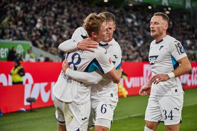 Wouter Burger (TSG 1899 Hoffenheim 18) Grischa Proemel (TSG 1899 Hoffenheim 6) Torjubel VfL Wolfsburg vs. TSG 1899 Hoffenheim, Fussball, 1 Bundesliga, 9. Spieltag, Saison 2025 2026, 02.11.2025 VfL Wolfsburg vs. TSG 1899 Hoffenheim, Fussball, 1 Bundesliga, 9. Spieltag, Saison 2025 2026, 02.11.2025 Wolfsburg Copyright: xEibner-Pressefoto Jan-FredericxHx EP_JHG
