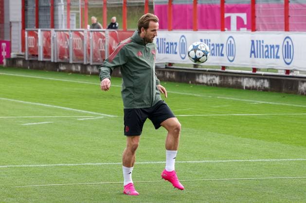 Harry Kane (FC Bayern Muenchen, 09) mit Ball, GER, Abschlusstraining, FC Bayern Muenchen, Fussball, UEFA Champions League, Liga-Phase, 4. Spieltag, Saison 2025 2026, 03.11.2025, GER, Abschlusstraining, FC Bayern Muenchen, Fussball, UEFA Champions League, Liga-Phase, 4. Spieltag, Saison 2025 2026, 03.11.2025 Muenchen Copyright: xEibner-Pressefoto JennixMaulx EP_JML
