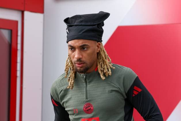 Sacha Boey (FC Bayern Muenchen, 23), GER, Abschlusstraining, FC Bayern Muenchen, Fussball, UEFA Champions League, Liga-Phase, 4. Spieltag, Saison 2025 2026, 03.11.2025, GER, Abschlusstraining, FC Bayern Muenchen, Fussball, UEFA Champions League, Liga-Phase, 4. Spieltag, Saison 2025 2026, 03.11.2025 Muenchen Copyright: xEibner-Pressefoto JennixMaulx EP_JML