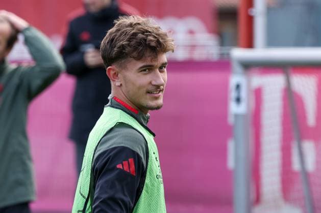 Tom Bischof (FC Bayern Muenchen, 20), GER, Abschlusstraining, FC Bayern Muenchen, Fussball, UEFA Champions League, Liga-Phase, 4. Spieltag, Saison 2025 2026, 03.11.2025, GER, Abschlusstraining, FC Bayern Muenchen, Fussball, UEFA Champions League, Liga-Phase, 4. Spieltag, Saison 2025 2026, 03.11.2025 Muenchen Copyright: xEibner-Pressefoto JennixMaulx EP_JML