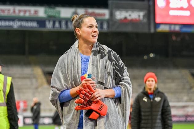 Elvira Herzog (RB Leipzig, 01) mit Emotion. GER, SC Freiburg - RB Leipzig, Frauen-Fussball, Google Pixel Frauen-Bundesliga, 8. Spieltag, Saison 2025 2026, 03.11.2025 DFB REGULATIONS PROHIBIT ANY USE OF PHOTOGRAPHS AS IMAGE SEQUENCES AND OR QUASI-VIDEO GER, SC Freiburg - RB Leipzig, Frauen-Fussball, Google Pixel Frauen-Bundesliga, 8. Spieltag, Saison 2025 2026, 03.11.2025 Freiburg Copyright: xEibner-Pressefoto ThomasxHessx EP_THS